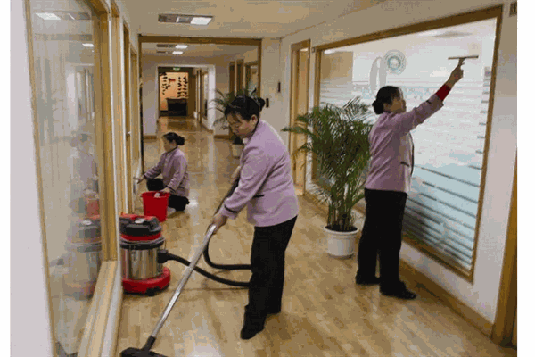 萬家家政 專業(yè)服務(wù)，讓家更溫暖